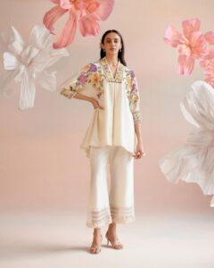 Festival looks style with khushi